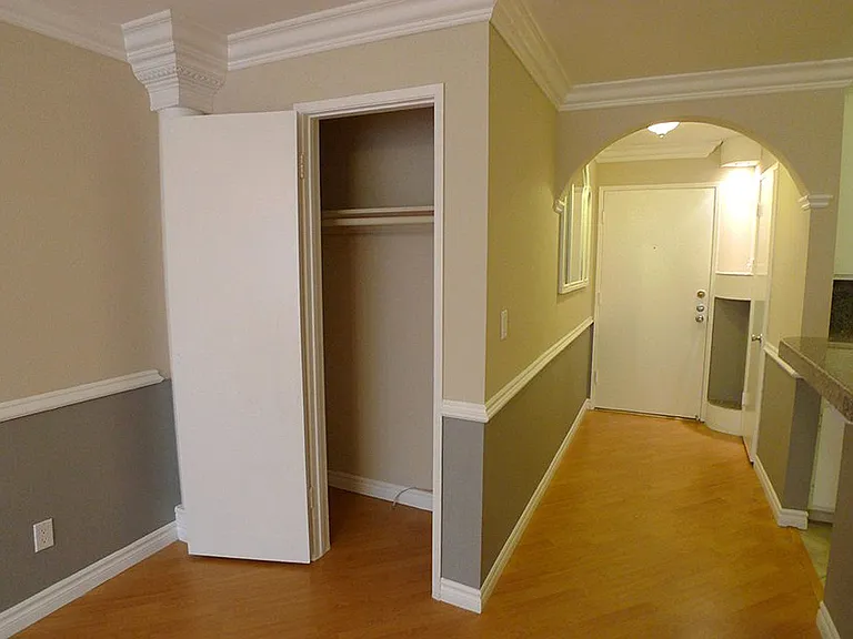 Alhambra @ Studio City Apts. — Photo 14