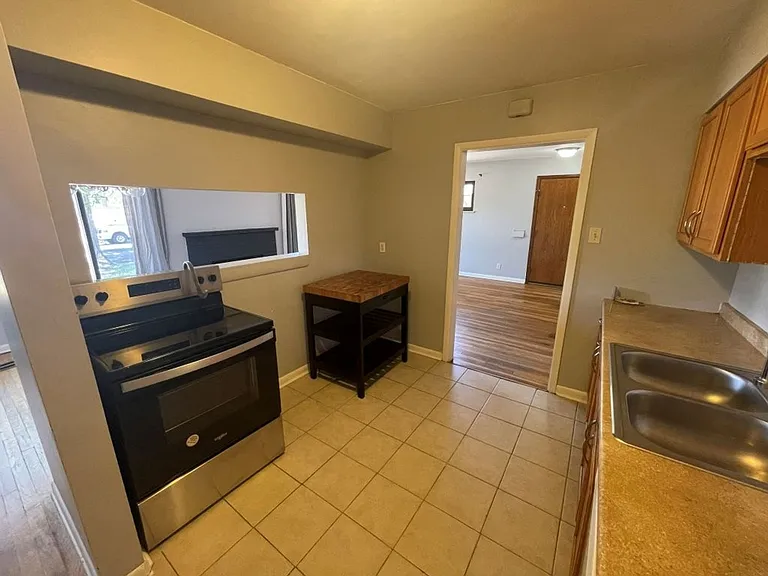 2220 Ironton St — Photo 3