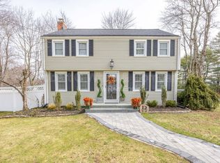 4 Trotwood Dr, West Hartford, CT 06117