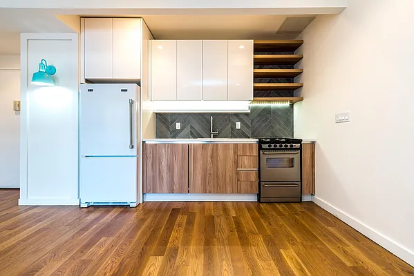 Rented by Nooklyn NYC LLC | media 113