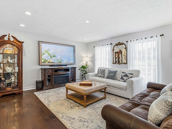 2nd image of 3885 Gladman Way