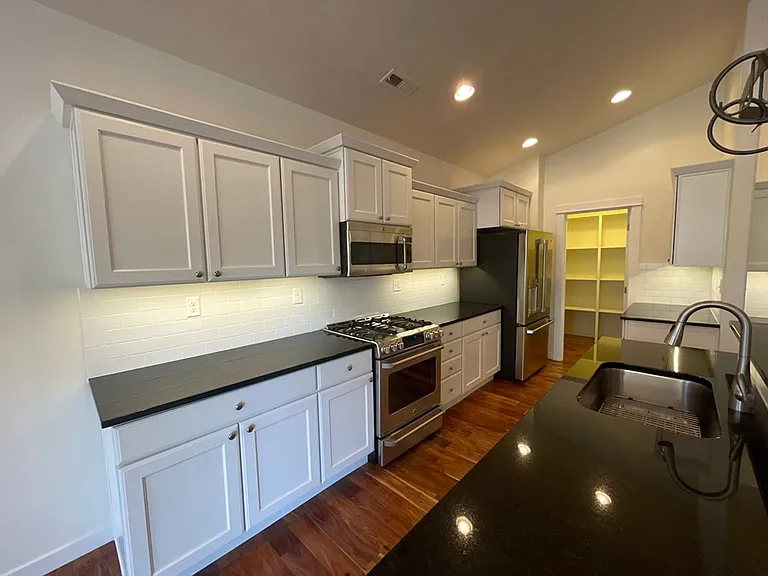 1296 W Hill Ave — Photo 3