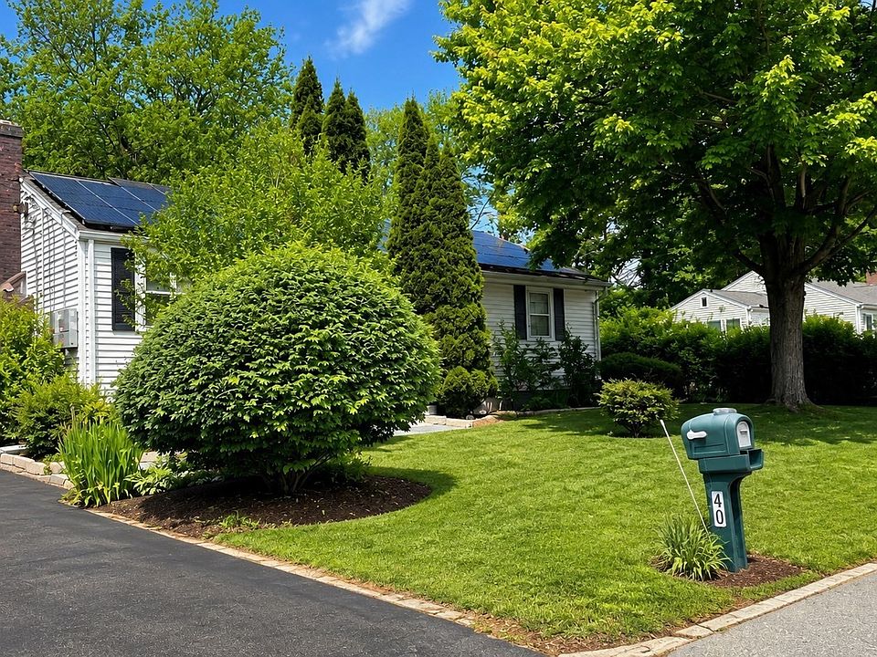2nd image of 22 Farnham Rd
