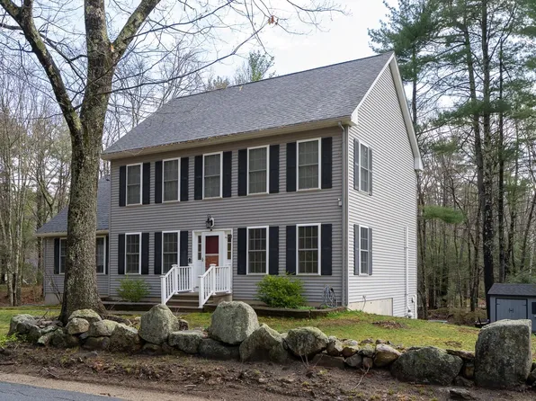 9 Long Pond Road, Kingston, NH 03848