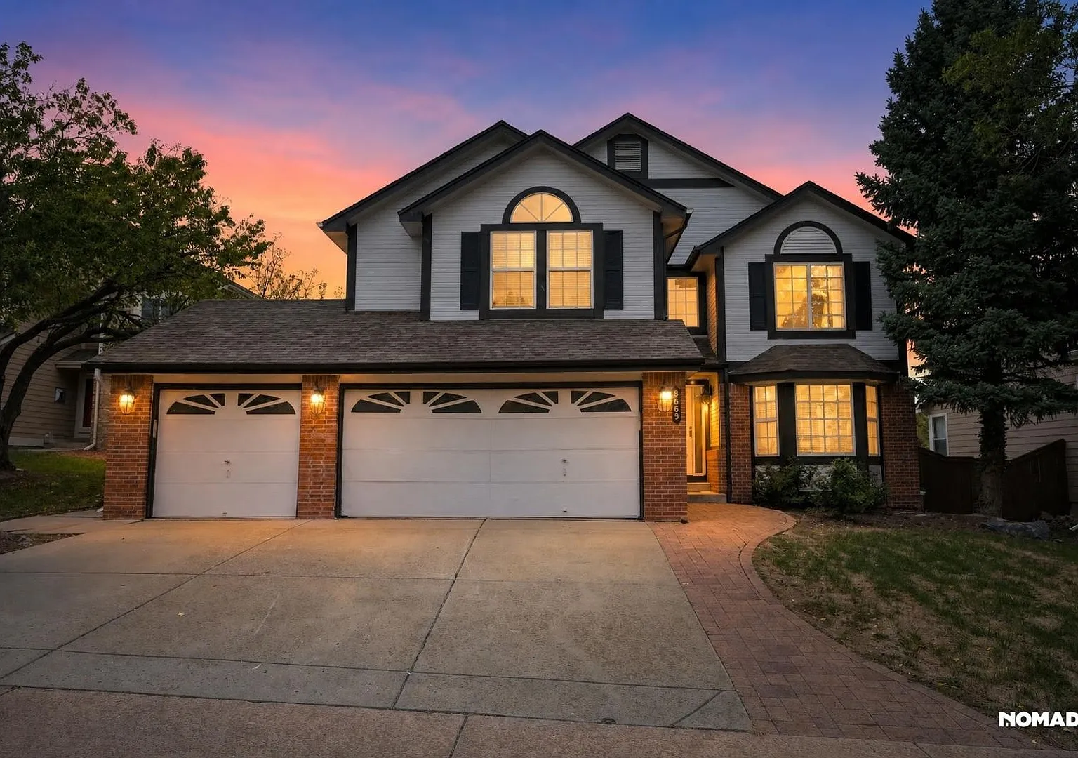 Spacious 4BR House in Highlands Ranch — Photo 3