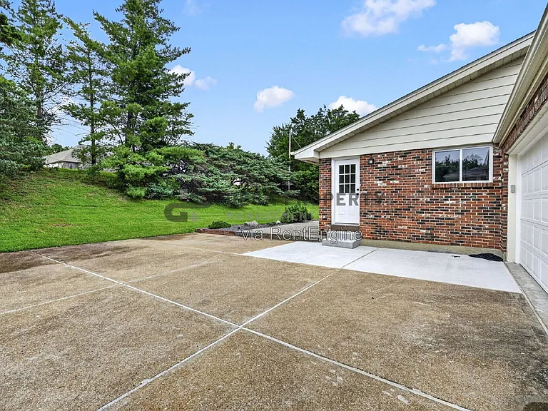 10327 Dorenshire Ct — Photo 42