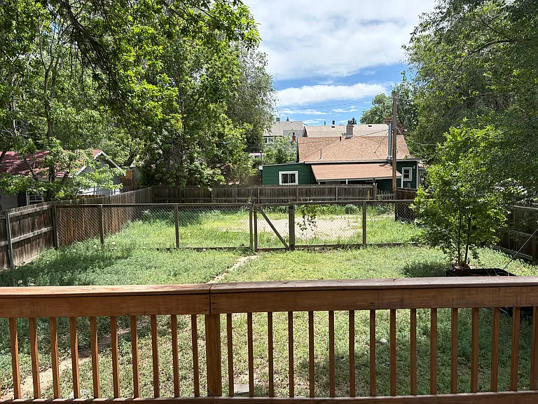 1105 E Platte Ave — Photo 18
