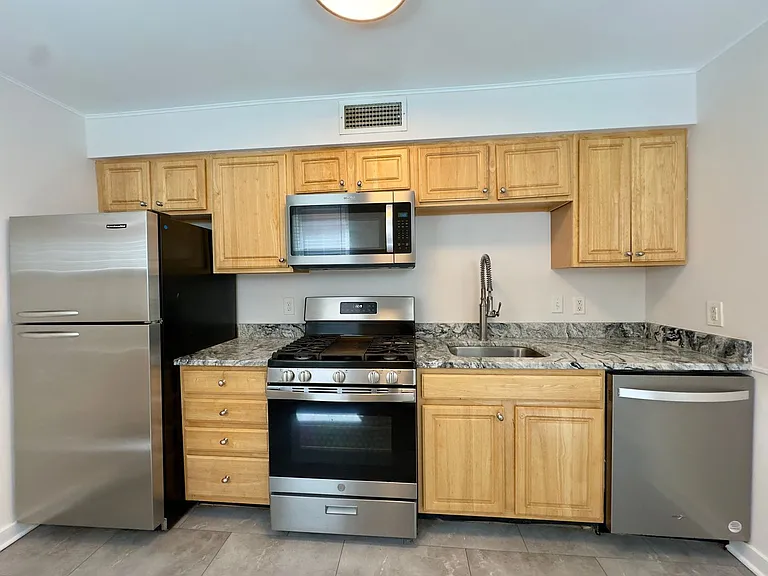 2506 Fait Ave — Photo 6