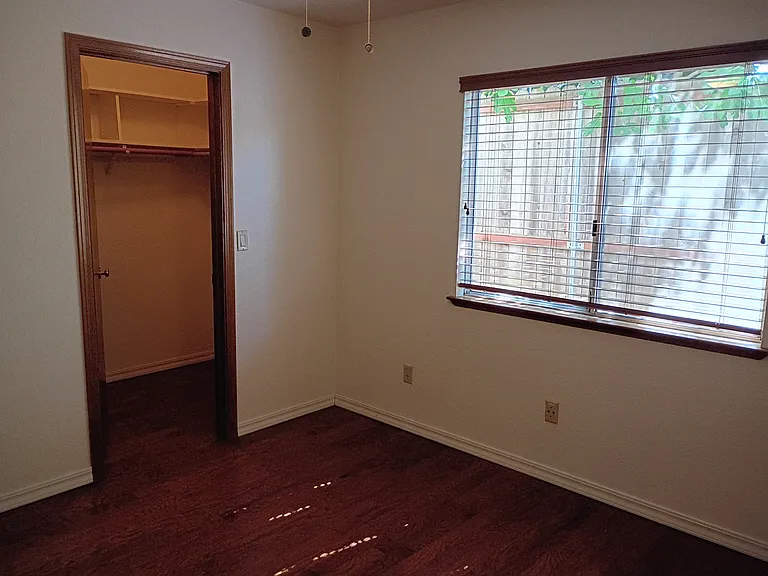 8071 Livorna Way — Photo 20