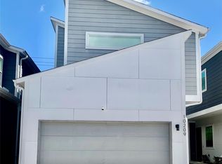 10209 Las Nubes Ave, Houston, TX 77075