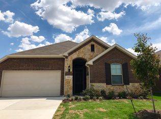 2424 Flowing Springs Dr, Fort Worth, TX 76177