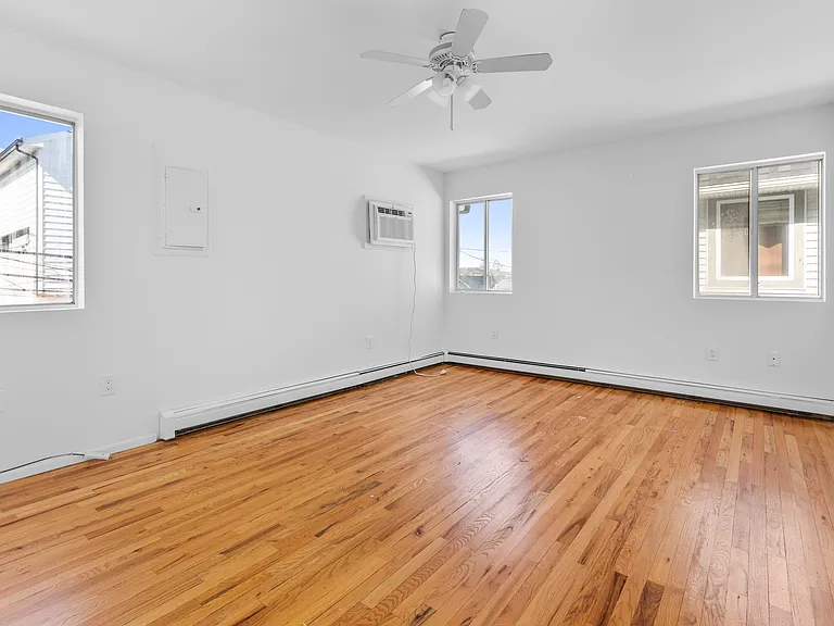 715 E Walnut St #2 — Photo 13