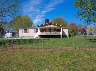 1606 Lakewood Rd, Jacksboro, TN 37757