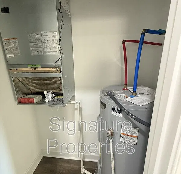 2711 Detroit St #3 — Photo 8