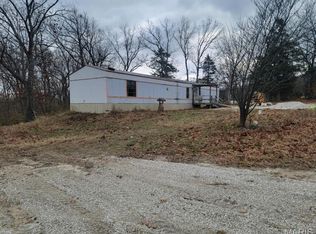 1693 Wade Rd, Pacific, MO 63069