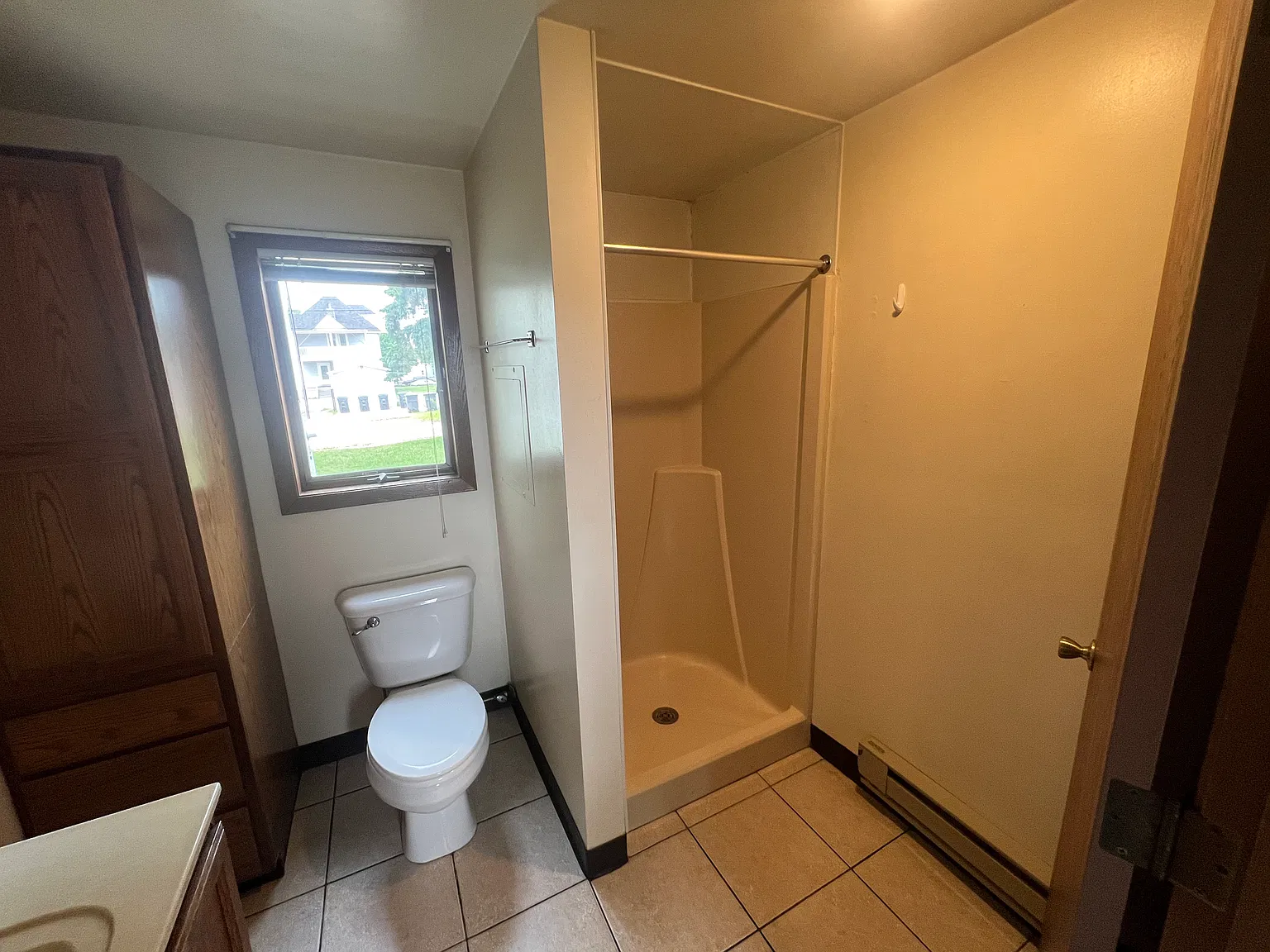 4 bed, $2,300 — Photo 4