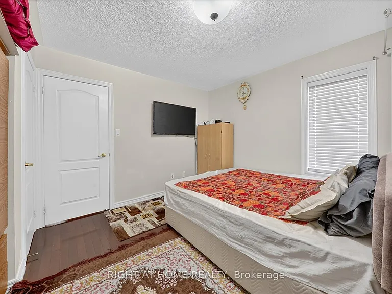54 Boundbrook Dr — Photo 6