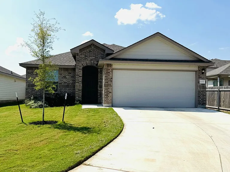 1137 Ruby Cv — Photo 1