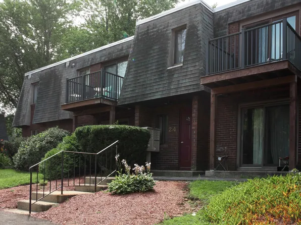 24 Robert Court #E, Manchester, NH 03103