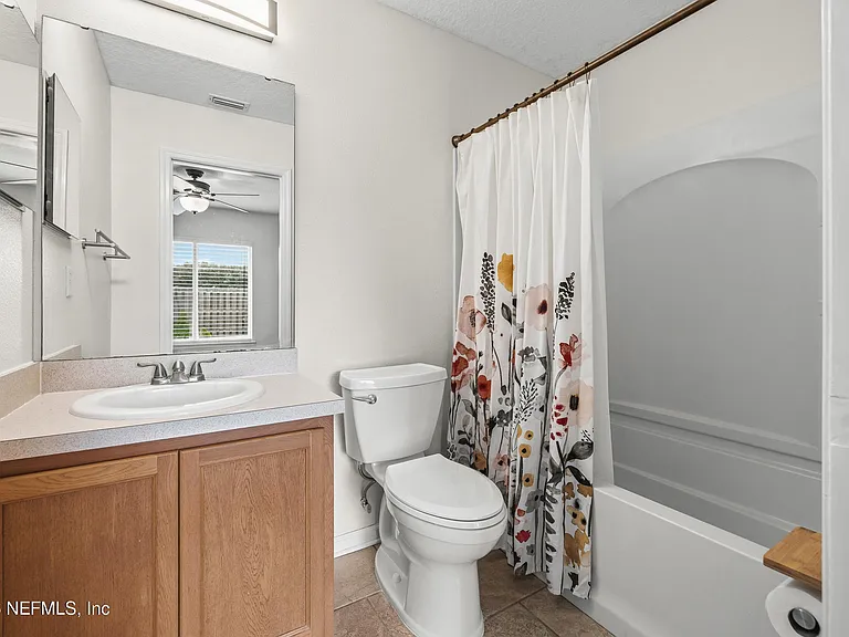 136 Brookfall Dr — Photo 16