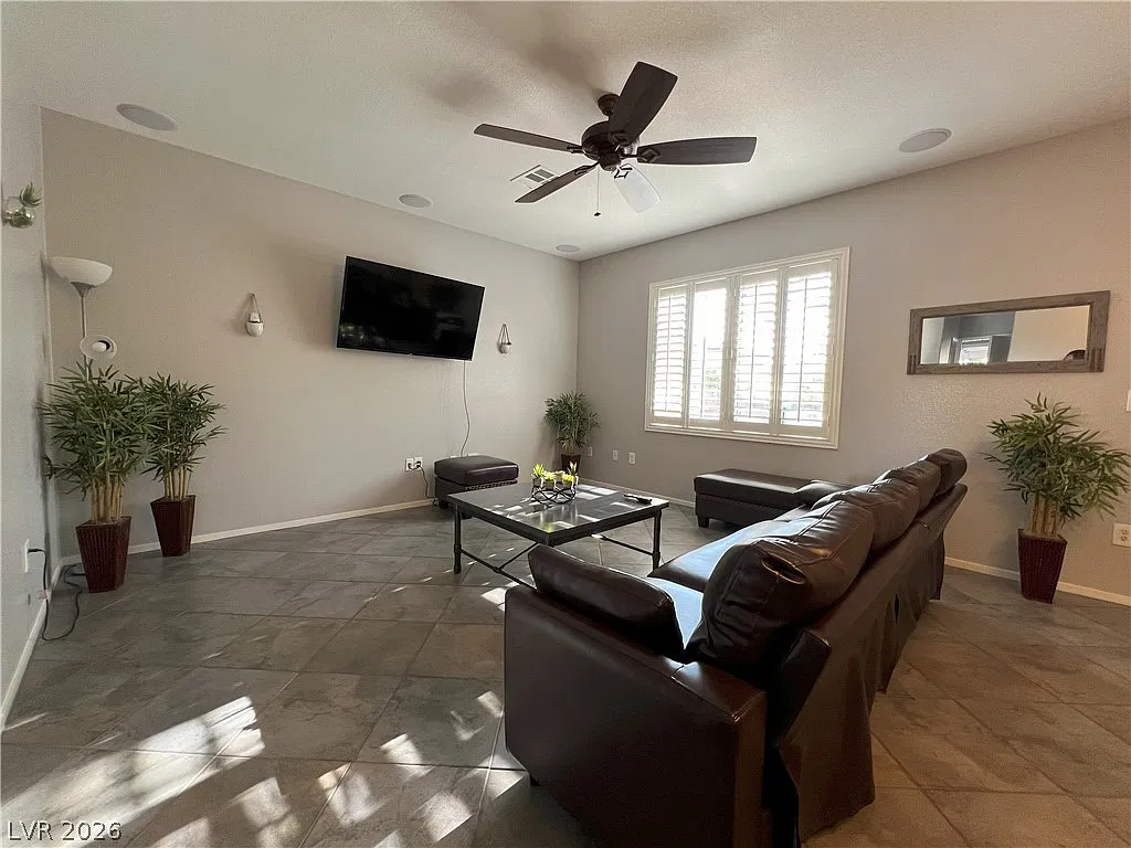 2 bed, 2.5 bath, 1280 sqft, $1,900 — Photo 3