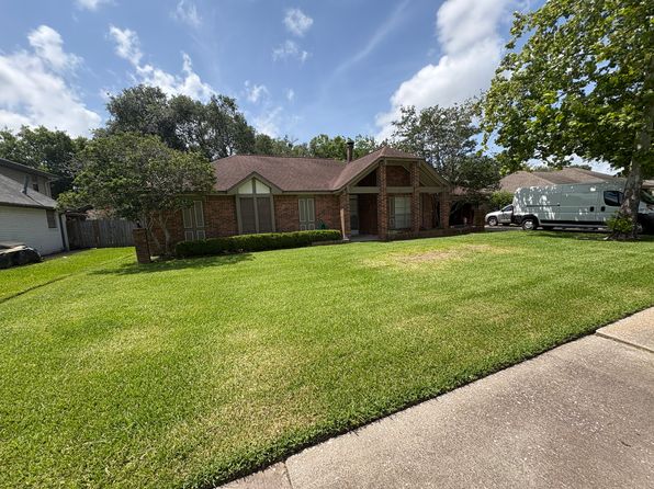 806 Buckingham Dr, Friendswood, TX