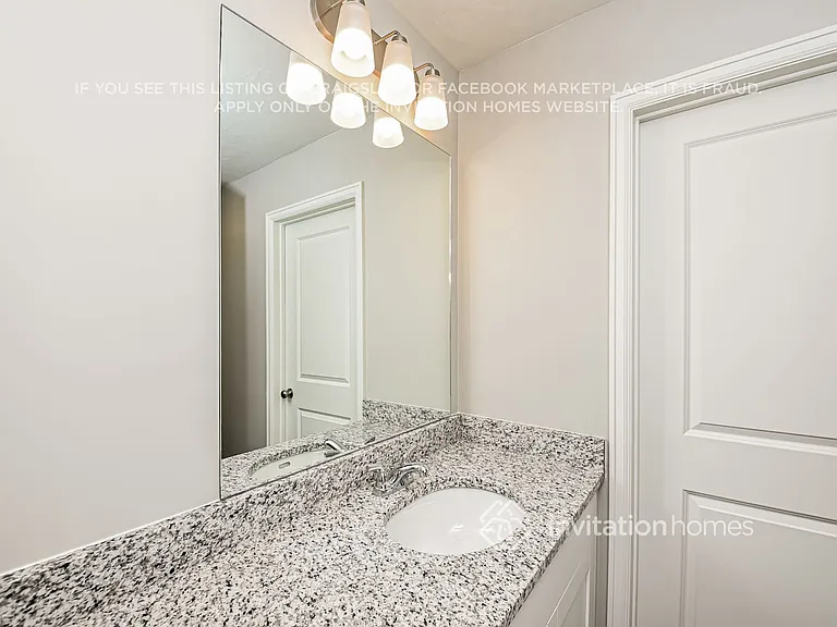 42 N Riverside Dr — Photo 10