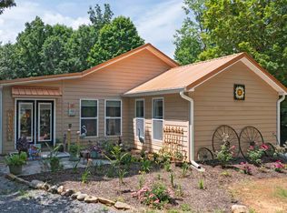 150 4th St, Tellico Plains, TN 37385