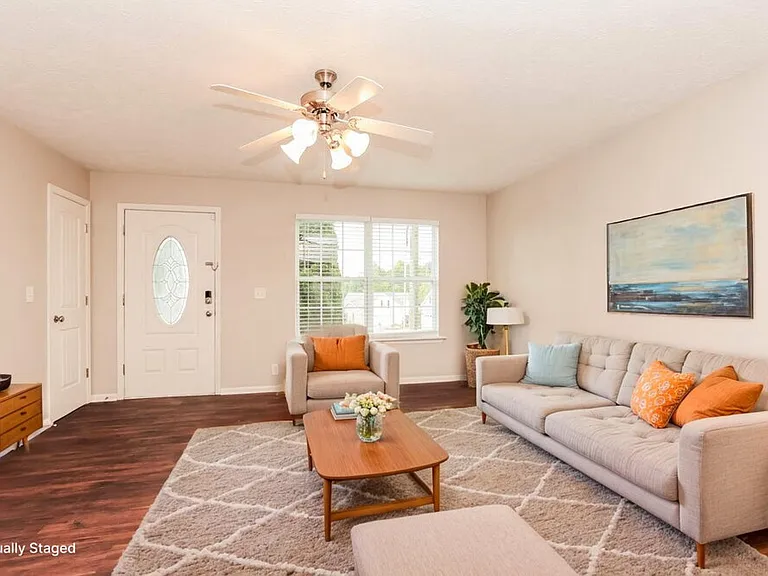 412 Elegance Way — Photo 4