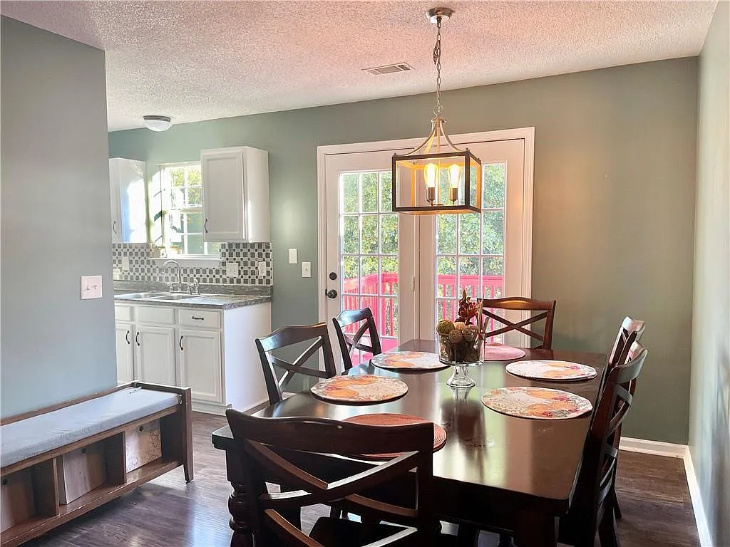51 Valley View Dr — Photo 2