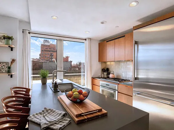 575 4th Ave #3F, Brooklyn, NY 11215