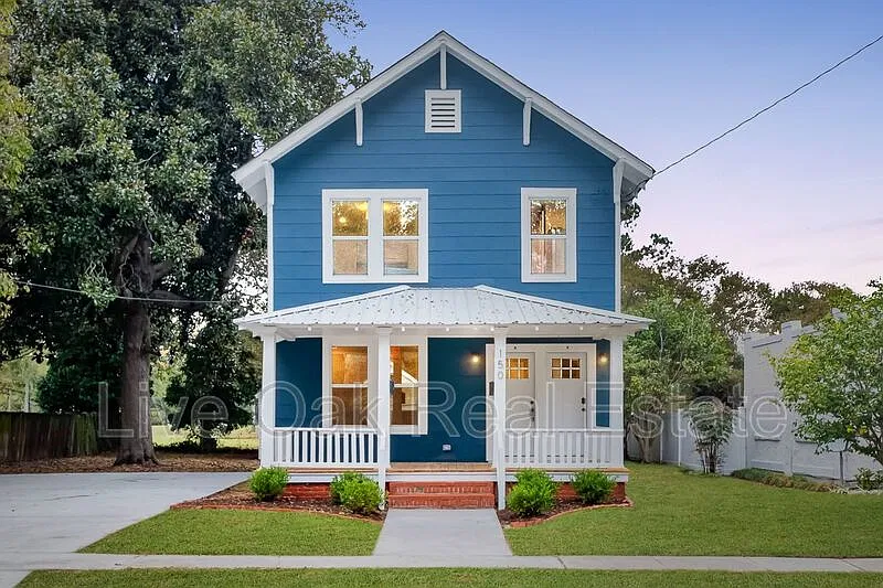 2 bed, 1.0 bath, $1,695 — Photo 1