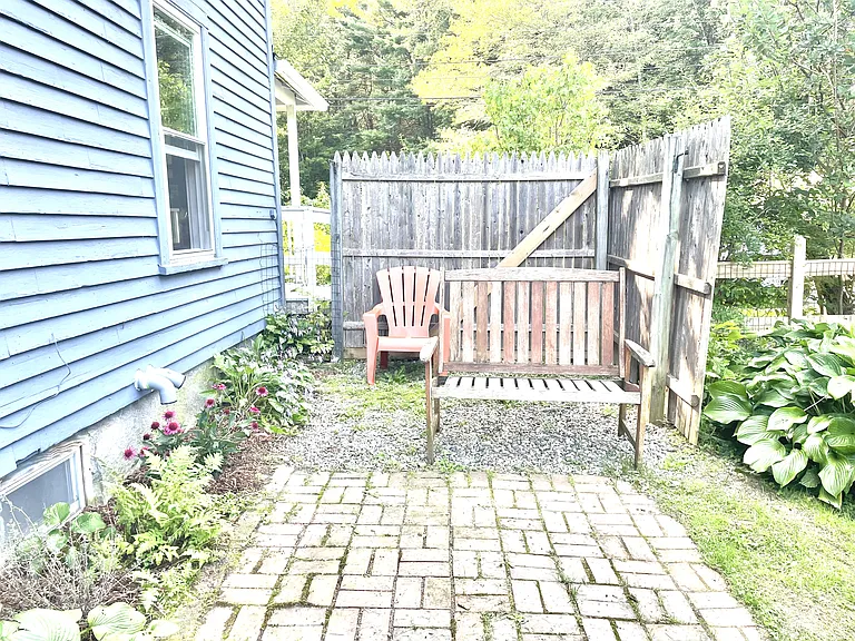 31 Foye Rd #B — Photo 6