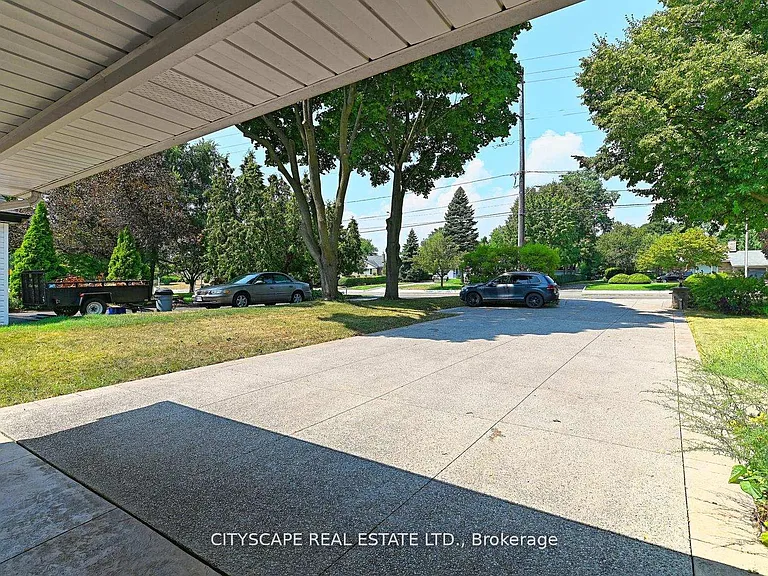 354 Plains Rd W — Photo 3