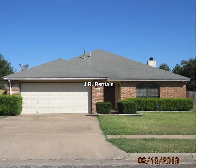 1506 Creek St — Photo 72