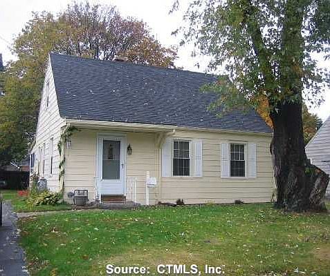 1st image of 62 Hockanum Dr