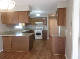 15876 Eagle Dr, Macomb, MI 48044