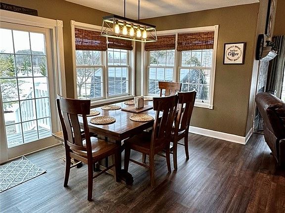 3rd image of 9820 Tudor Pl