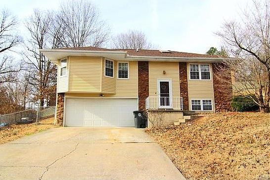 1st image of 523 Columbine Ln