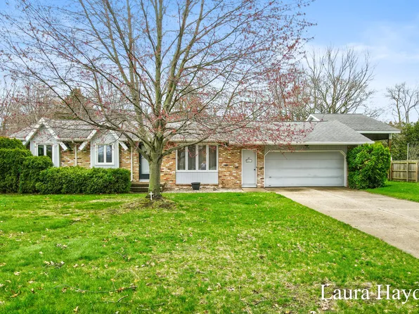 11394 8th Ave NW, Grand Rapids, MI 49534
