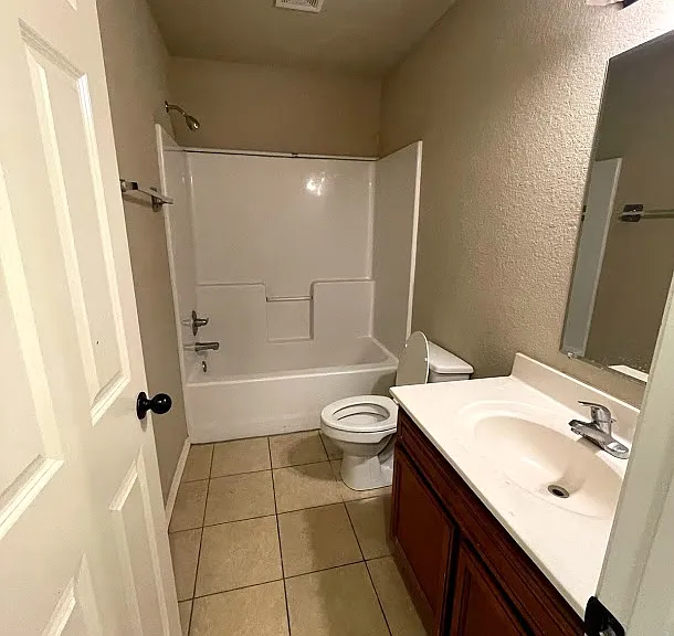 1536 N London Ave — Photo 9