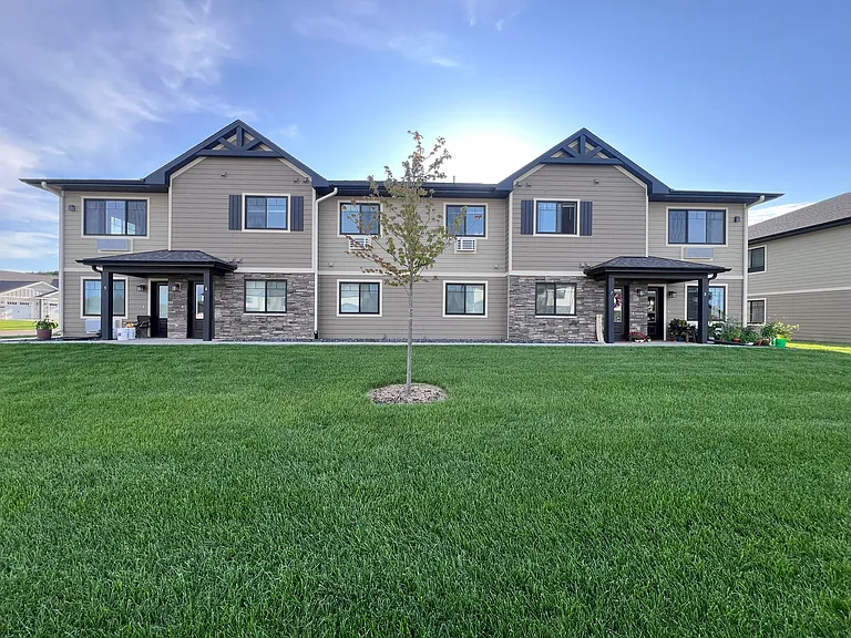 Gateway Place Apartments — Photo 3
