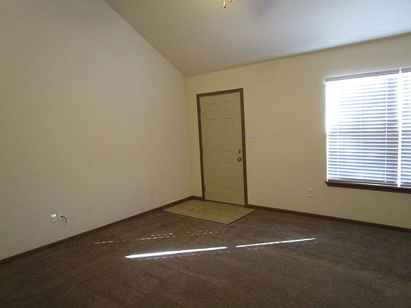 3rd image of 705-707 Glenstone Dr