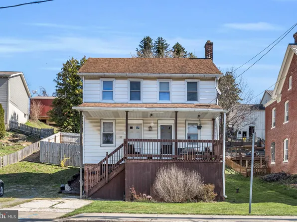 37 W George St, Yoe, PA 17313