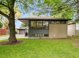 39 Treadgold Cres, Toronto, ON M3A 1X1