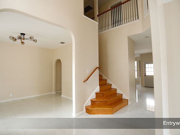 3rd image of 909 N 49th St