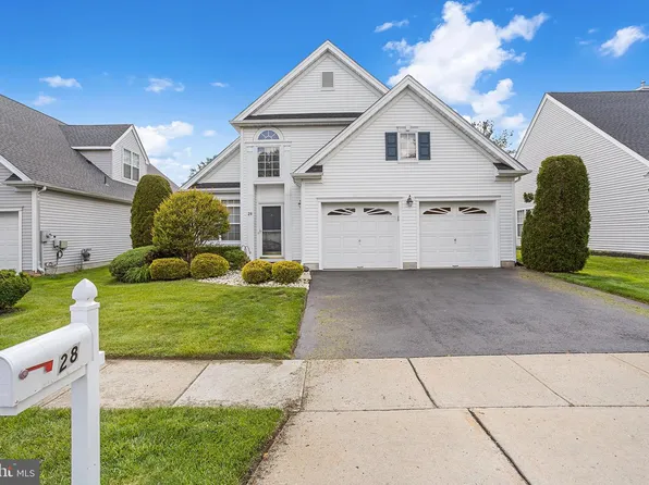 28 Rainflower Ln, West Windsor, NJ 08550