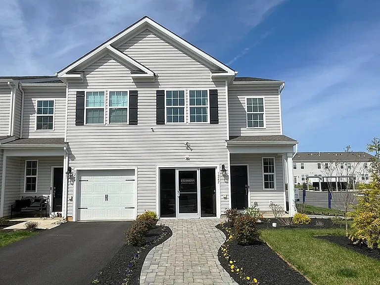 1142 Martin Rd — Photo 4