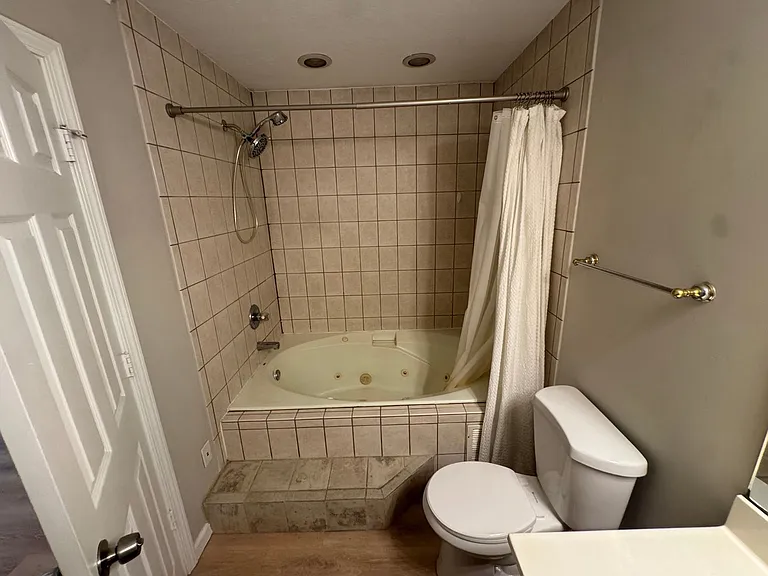 5508 Fenway Ln — Photo 9