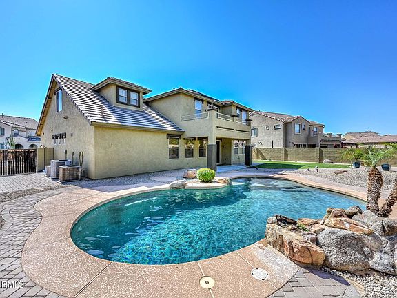 4th image of 248 S 167th Drive